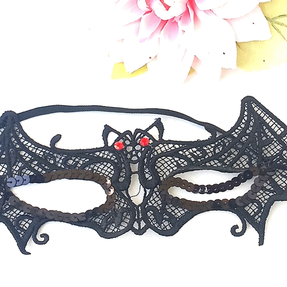 Crochet Bat Mask - Picture 4 of 4
